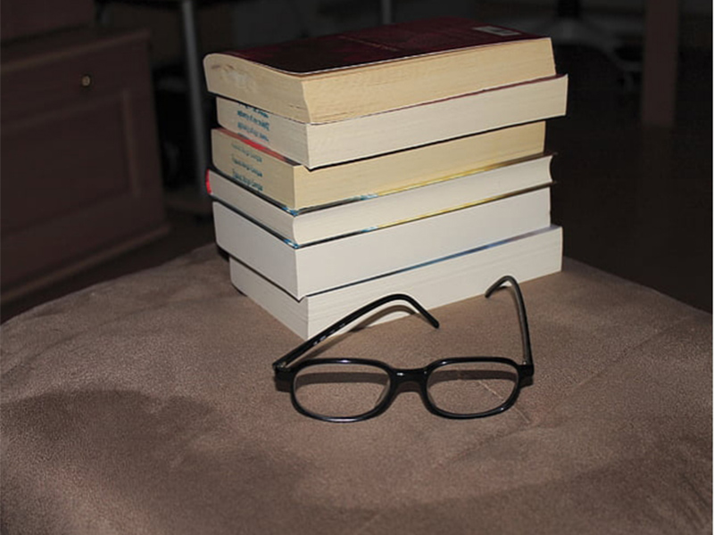 ¿Es perjudicial para los ojos usar gafas de lectura todo el tiempo?